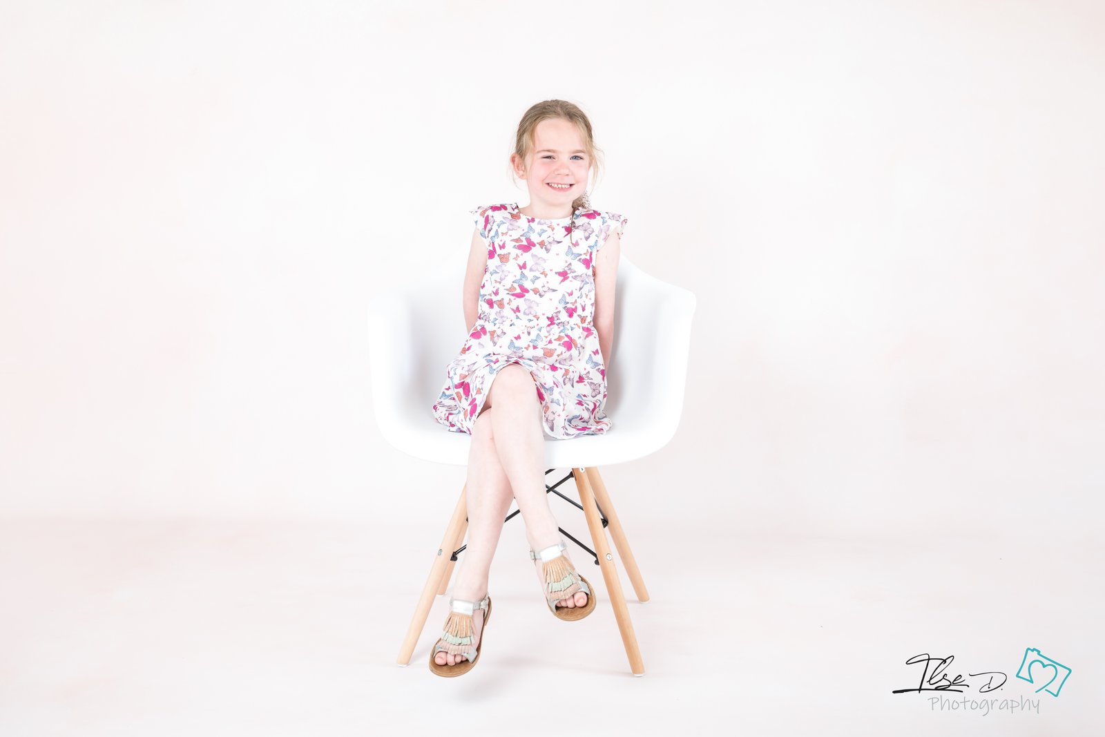 Portrait naturel d’une enfant au studio de Mouscron